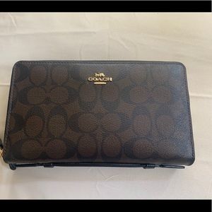 COACH DOUBLE ZIP TRAVEL WALLET IN SIGNATURE CANVAS